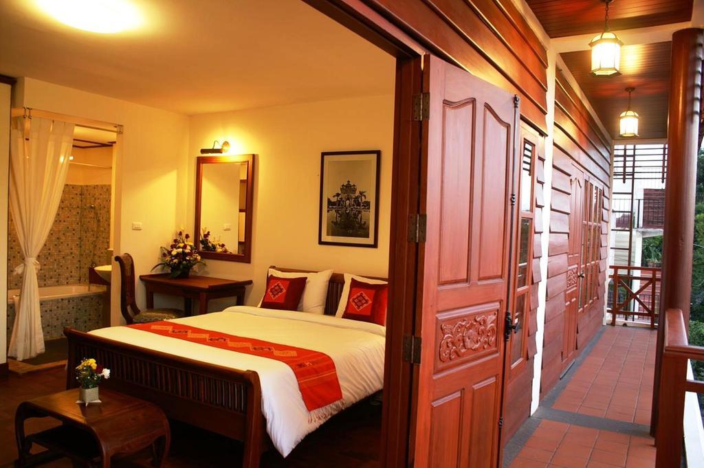 Avilla Phasouk Hotel Vientiane Exterior foto