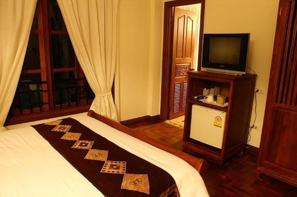 Avilla Phasouk Hotel Vientiane Exterior foto