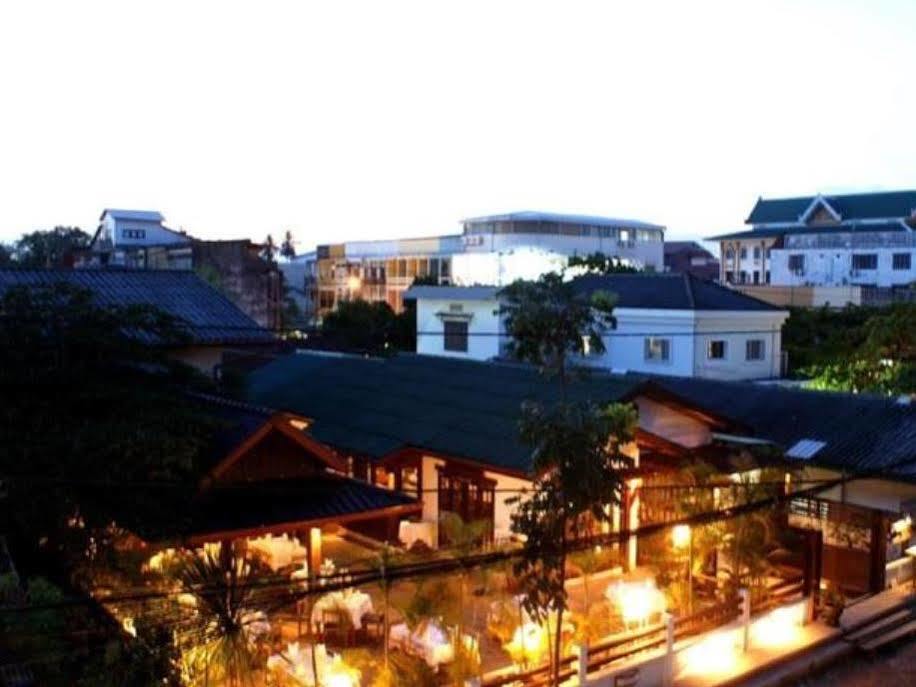 Avilla Phasouk Hotel Vientiane Exterior foto