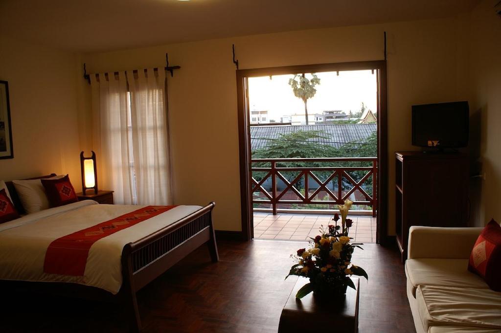 Avilla Phasouk Hotel Vientiane Exterior foto