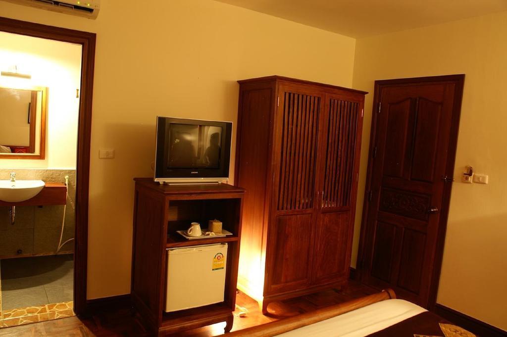 Avilla Phasouk Hotel Vientiane Exterior foto